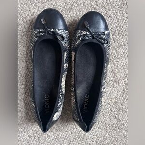 Vionic Black and Snake Print Flats
